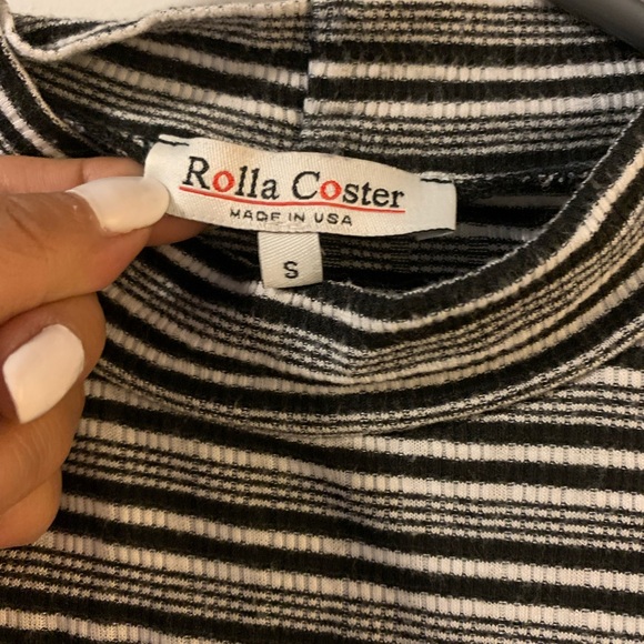 Black and White Striped Crop Shirt - S - Picture 2 of 2